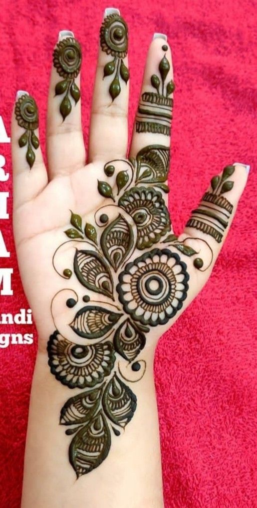 Elegant Spiral Arabic Mehndi